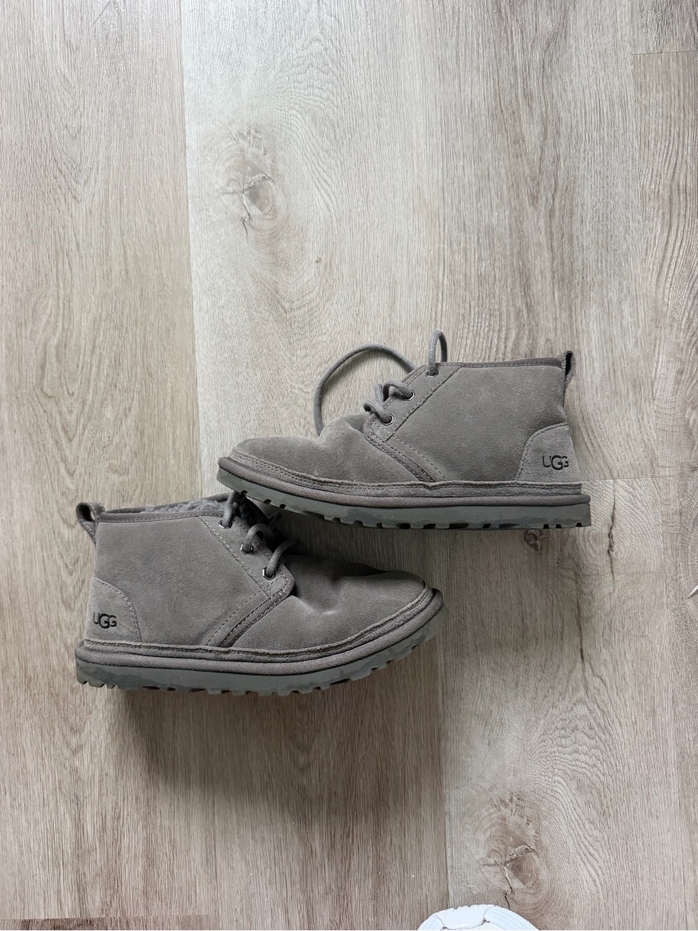 UGG Women’s Boot — Gray